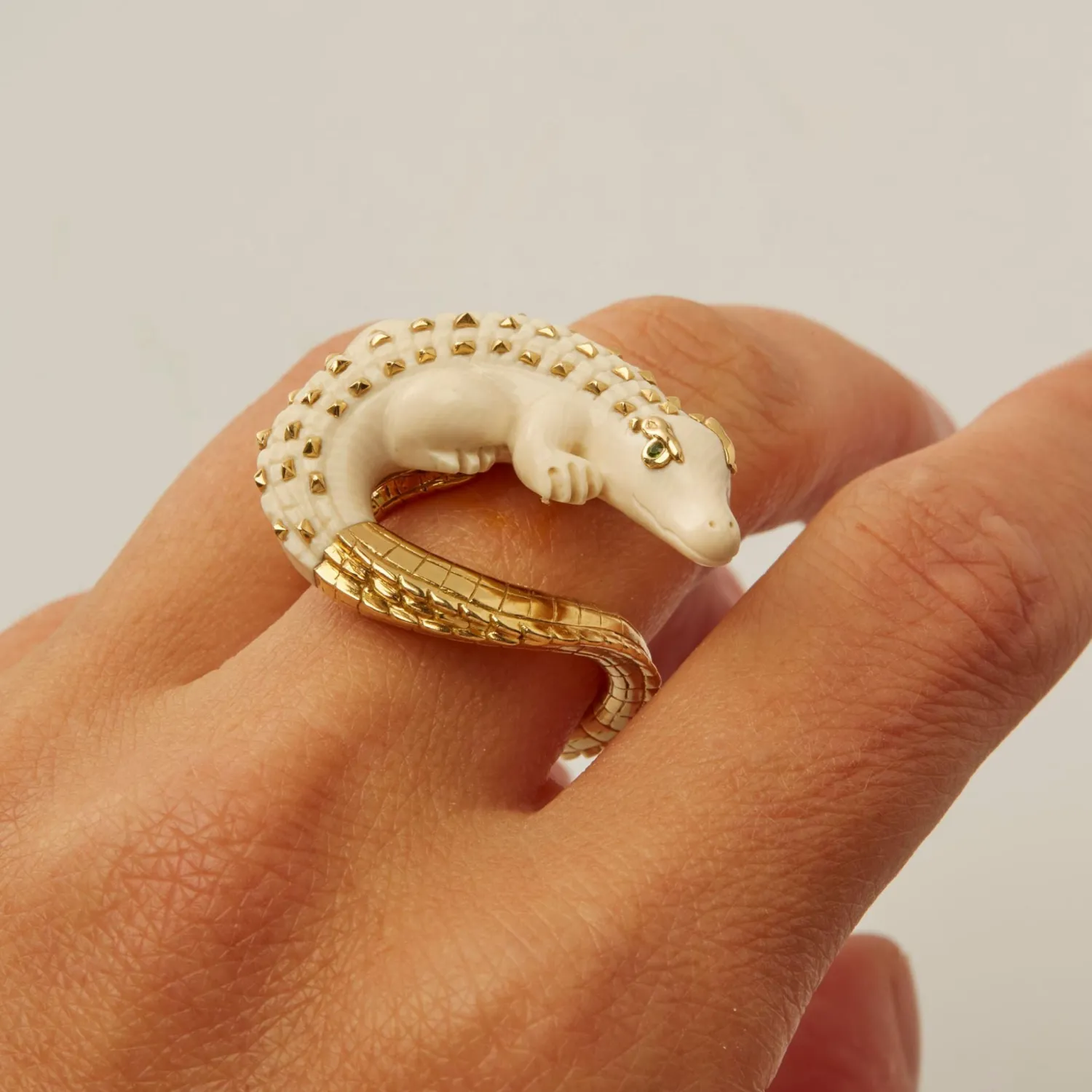 Bibi van der Velden Alligator Mammoth Twist Ring Best